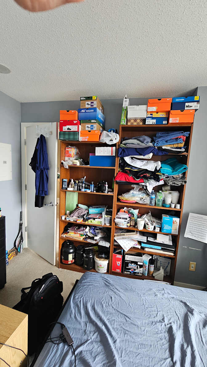 Pouria Ahmadipour's room