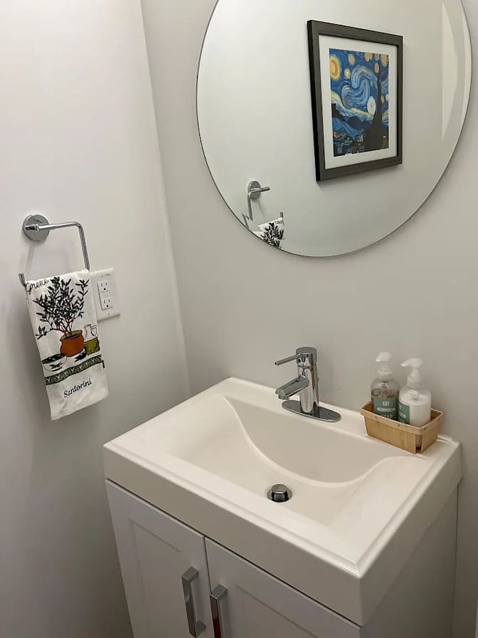 Alcove Rooms's room