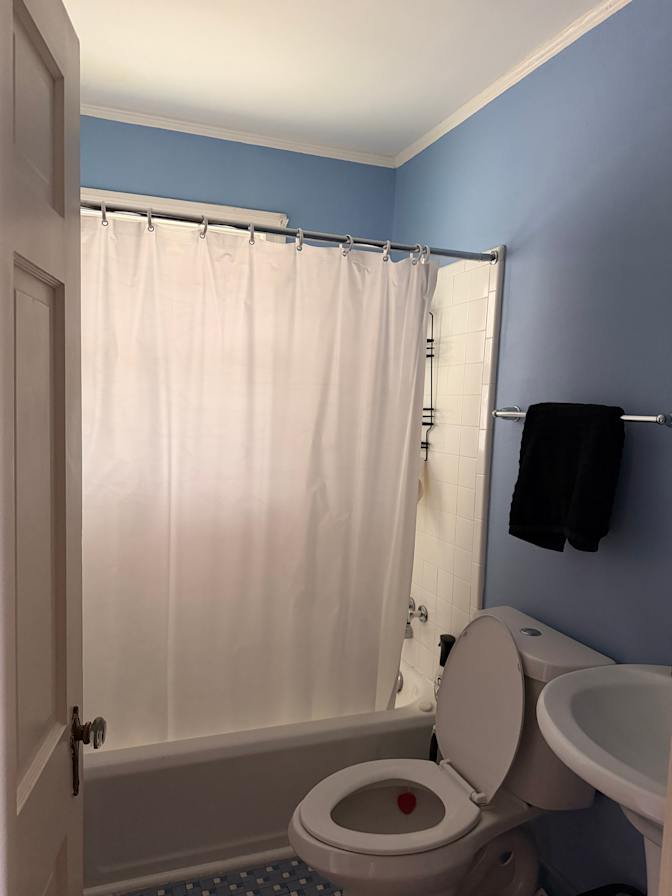 Menzelle Dedeaux's room