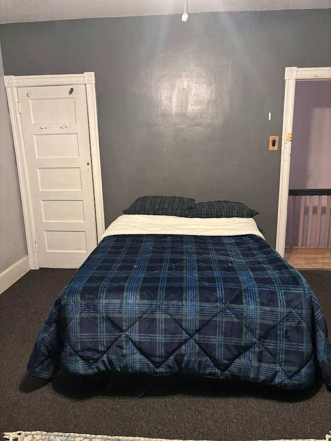 dee's room