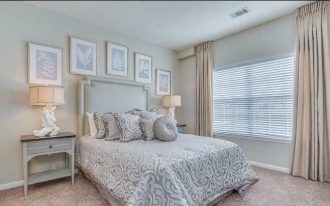 Dustin's room