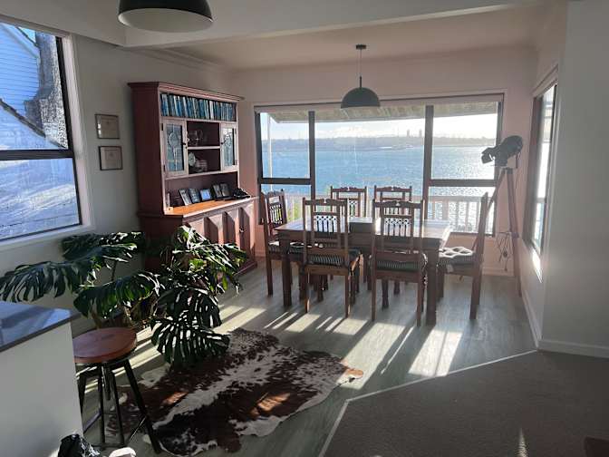 Georgia Holmes's room