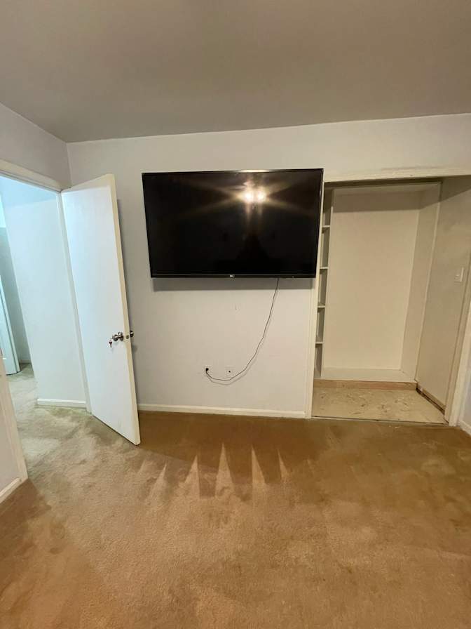 Sinai's room