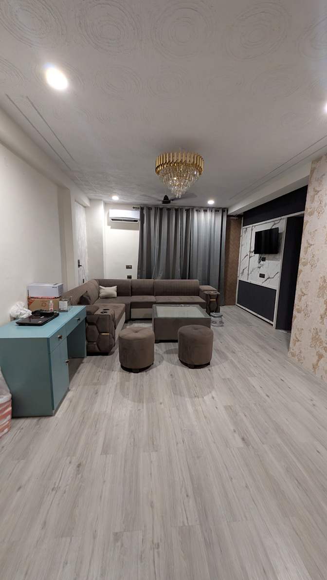 Naresh Garg's room