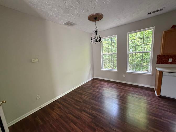 Alcove Rooms's room