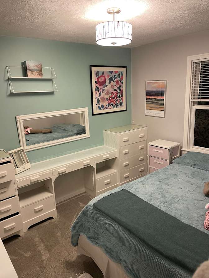 Caroline Hartman's room