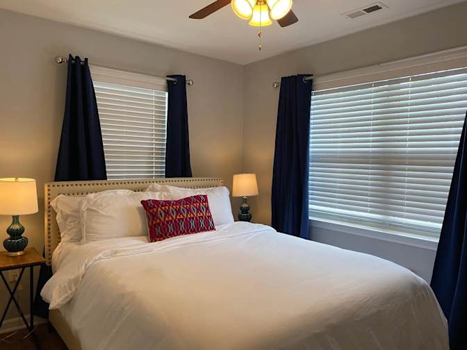 Alcove Rooms's room