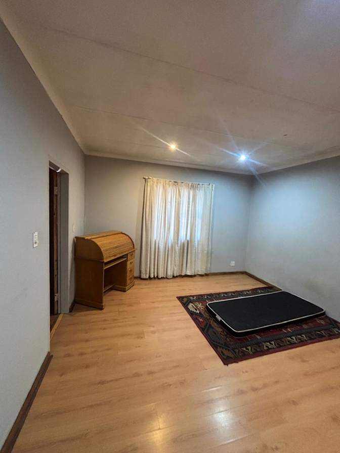 Julien Hanna's room