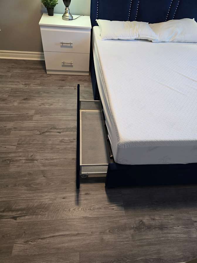 Dee's room