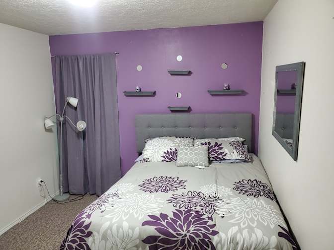 Aye's room