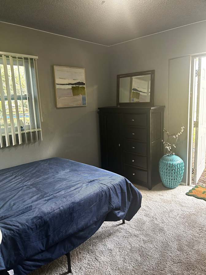 Natalie Thomas's room
