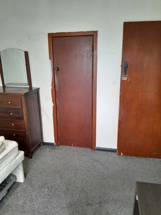 nisim's room