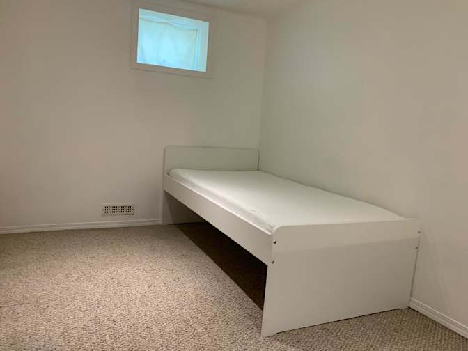 Aiza Brul's room