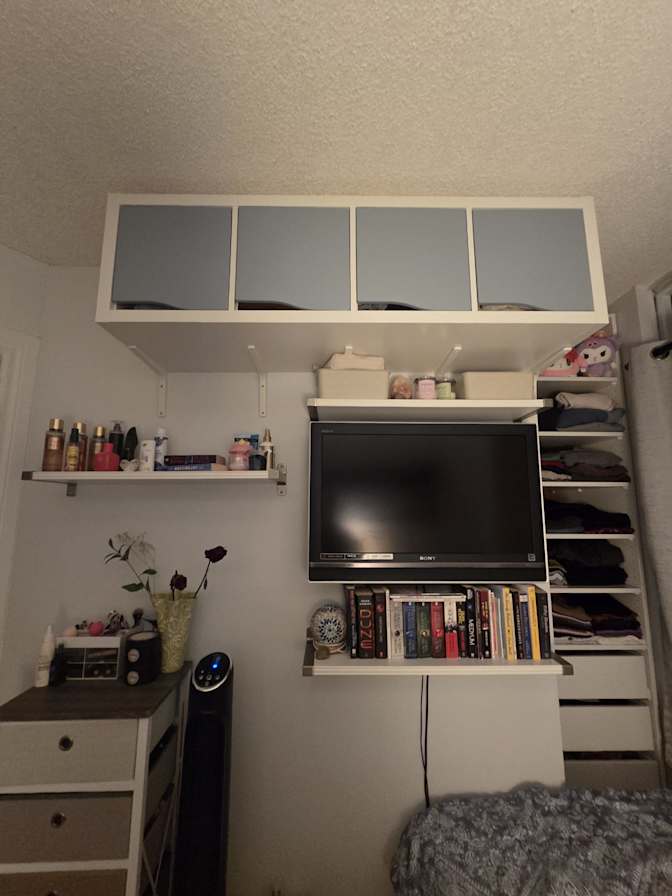 Onur Ece's room