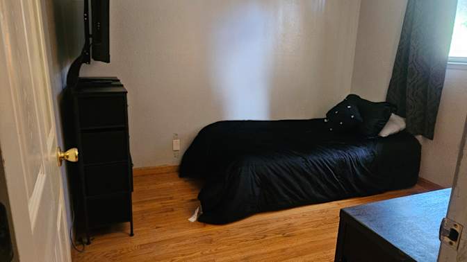 Mechele Oliveira's room