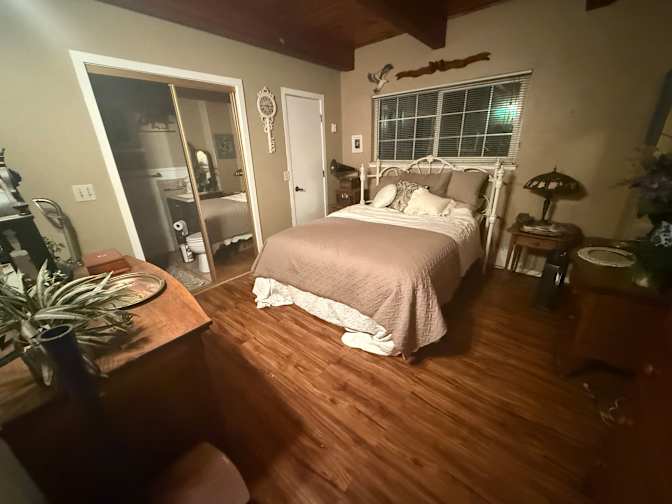 allison tune's room