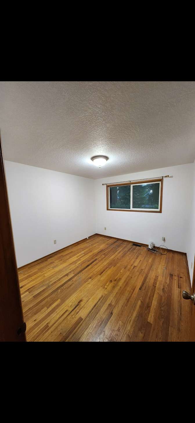 Dustin's room