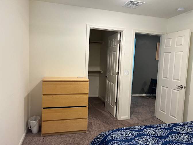 Vikie's room