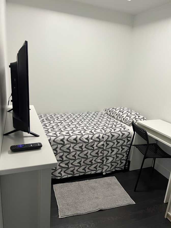 Alexis Zambrano's room