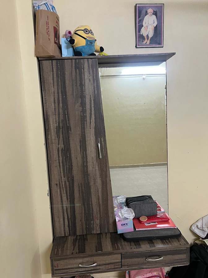 Aditi chincholkar's room