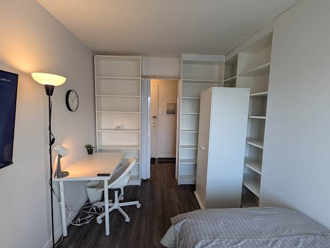 Serdar's room