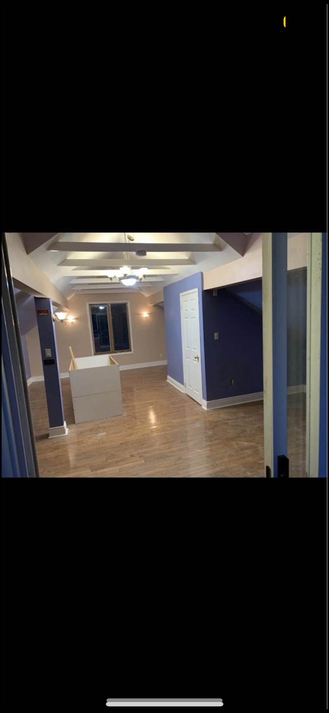 AMANDA HUNT's room