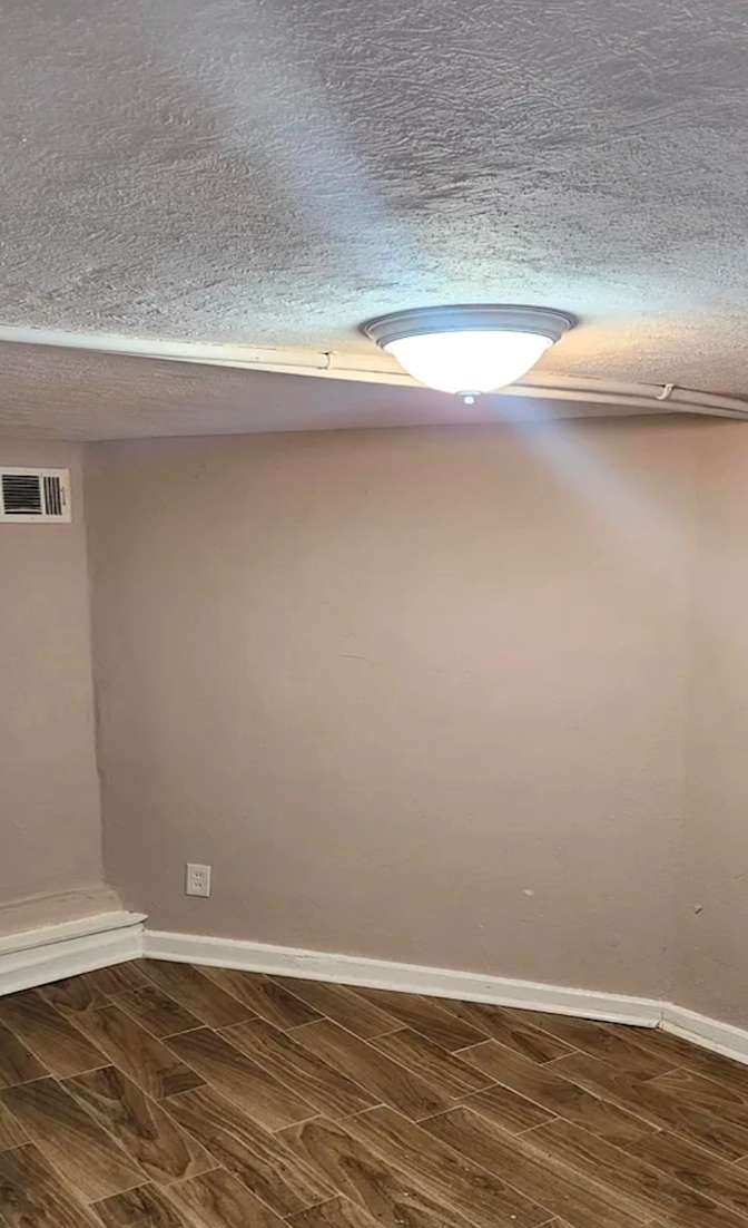 Alcove Rooms's room