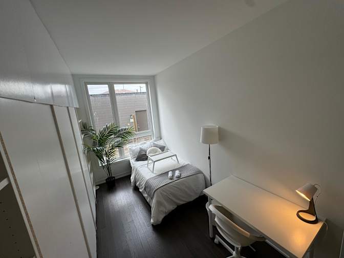 Housingfouryou's room