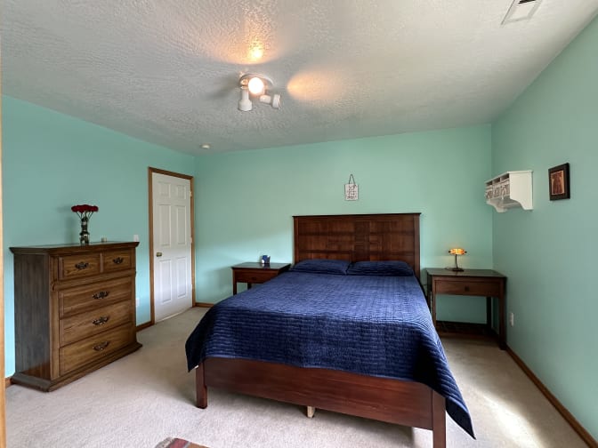 Thomas's room