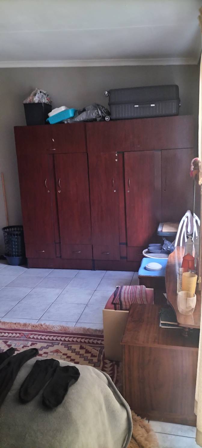 Jeanett's room