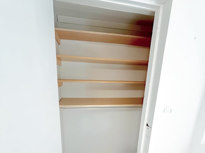 Hamid Reza's room