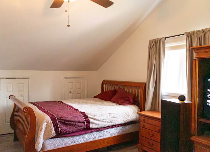 Thomas's room