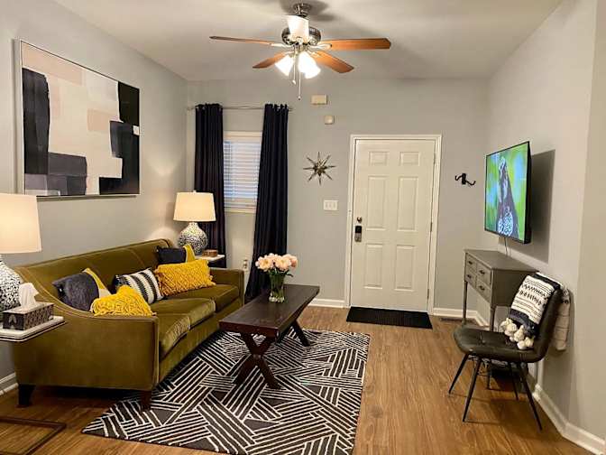 Alcove Rooms's room