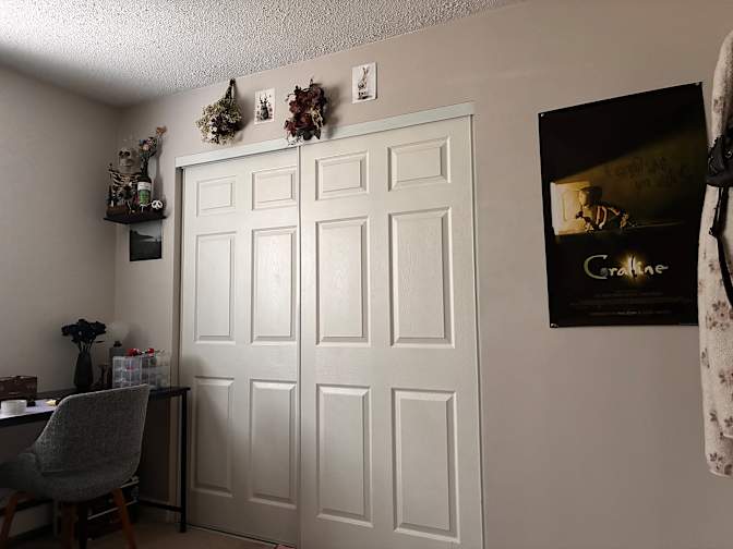 Izel's room