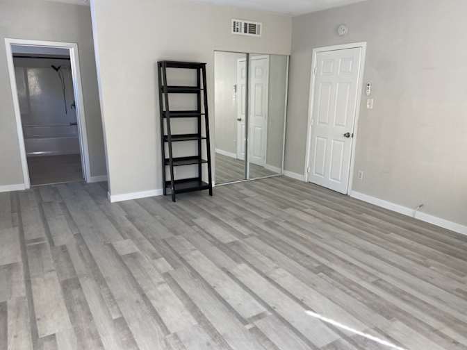 Carlos's room
