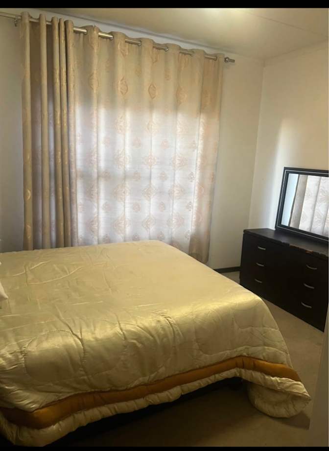 Naomi's room