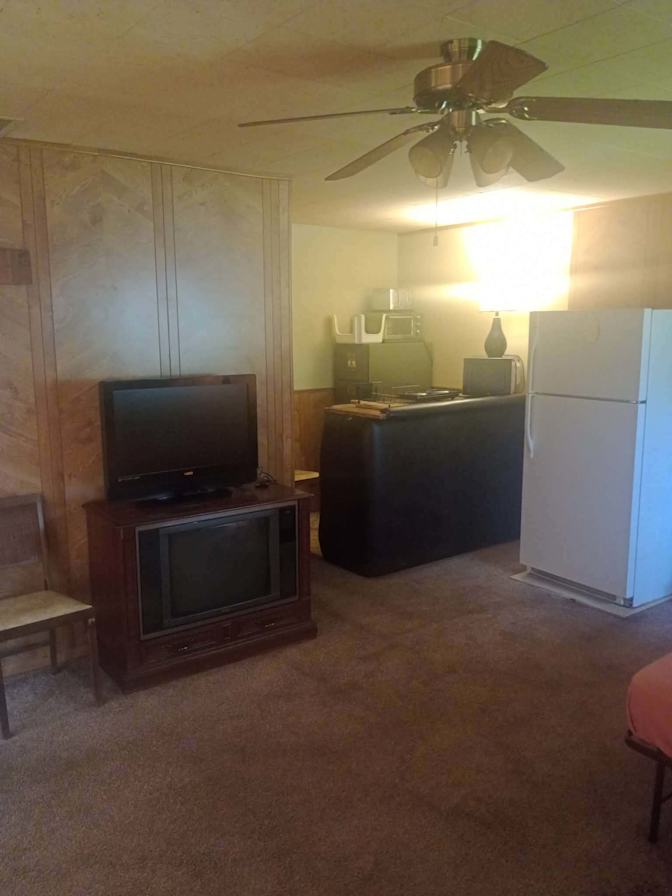 TJ hines's room