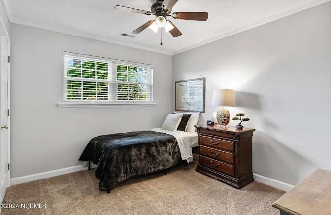 Gustavo's room