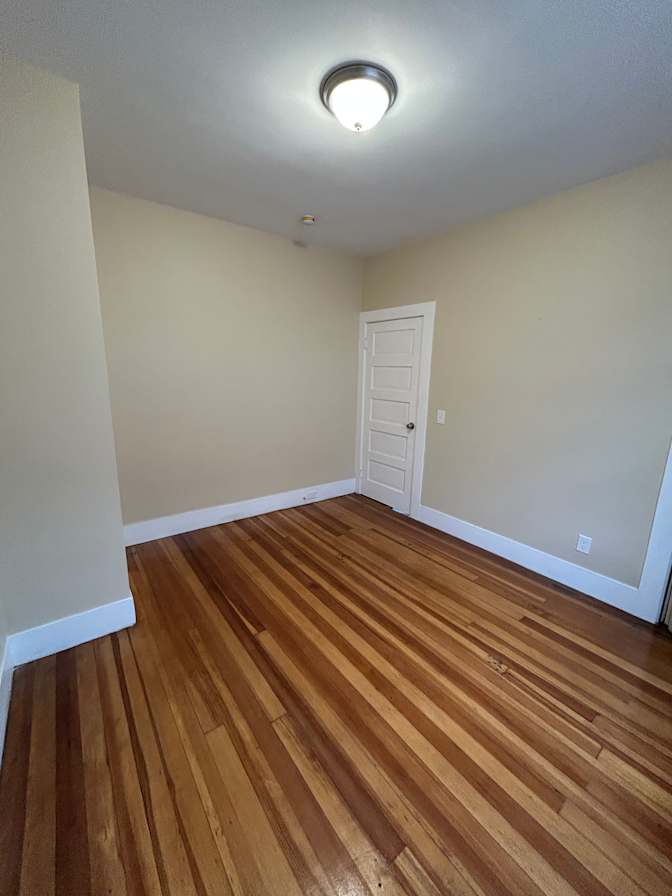 Maximeize Management's room