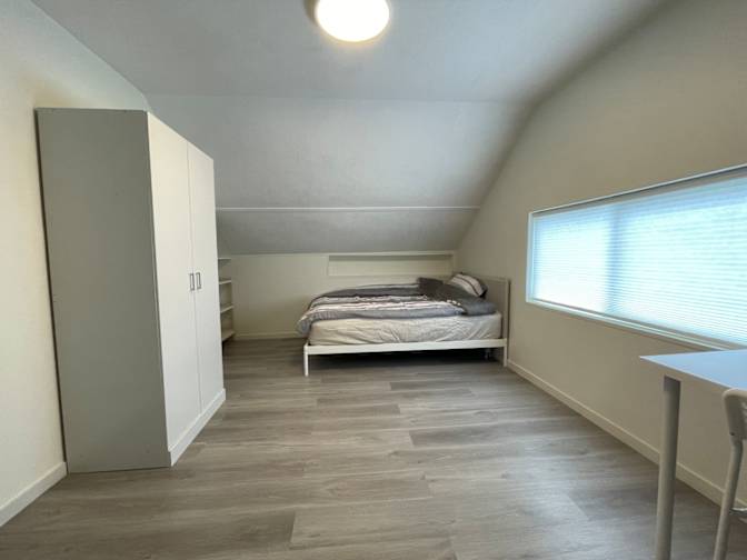 Jin Kim's room