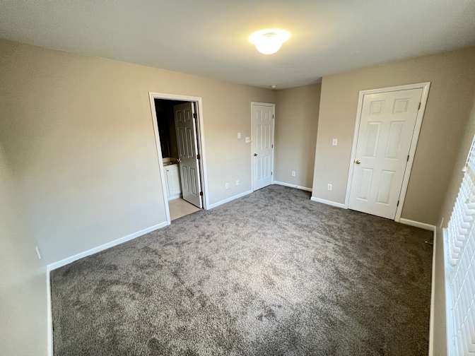 Alcove Rooms's room