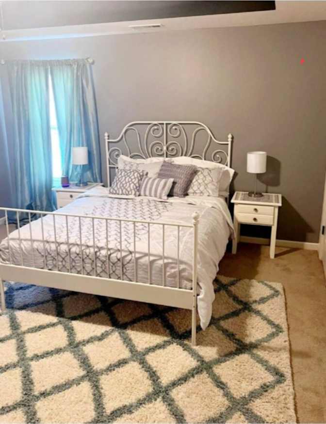 Oshirley's room