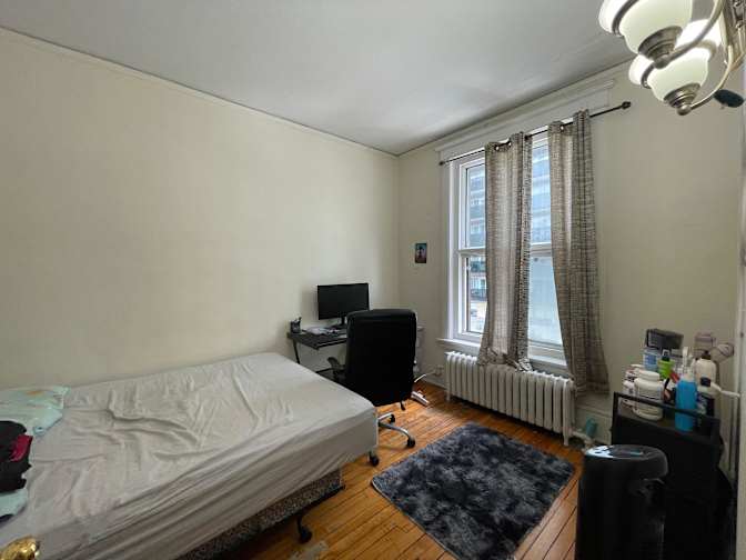 Yogeswari's room