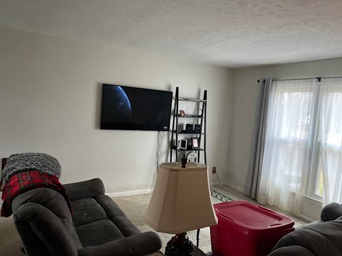 Ken's room