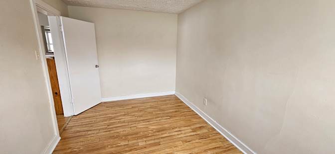 Jules's room
