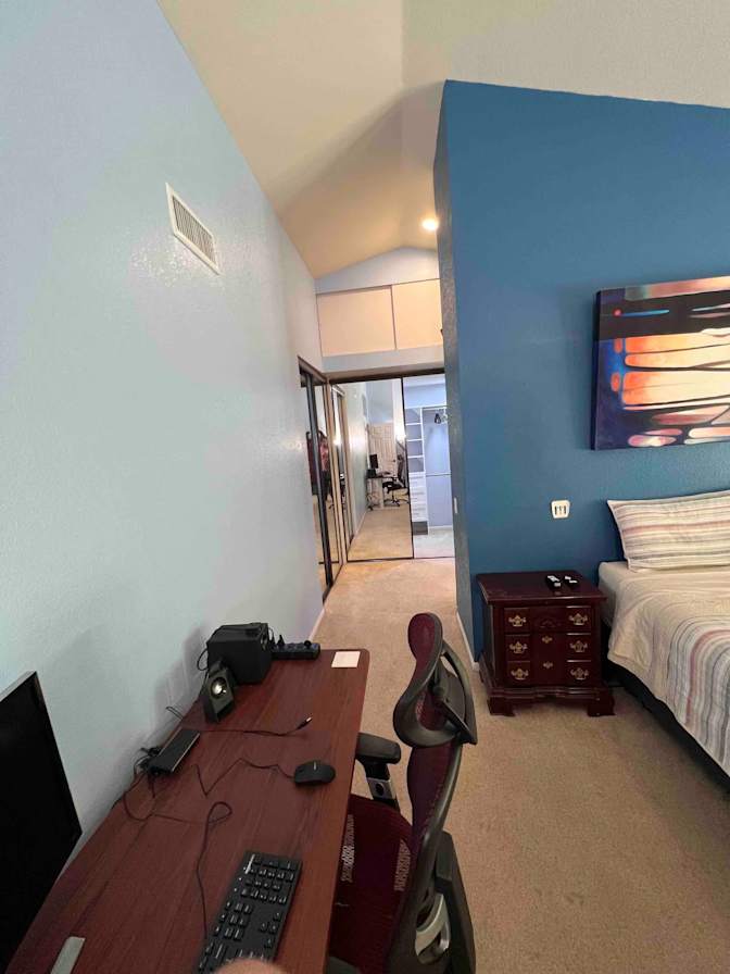 Hamid Tavakoli's room