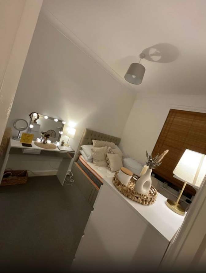 Una's room