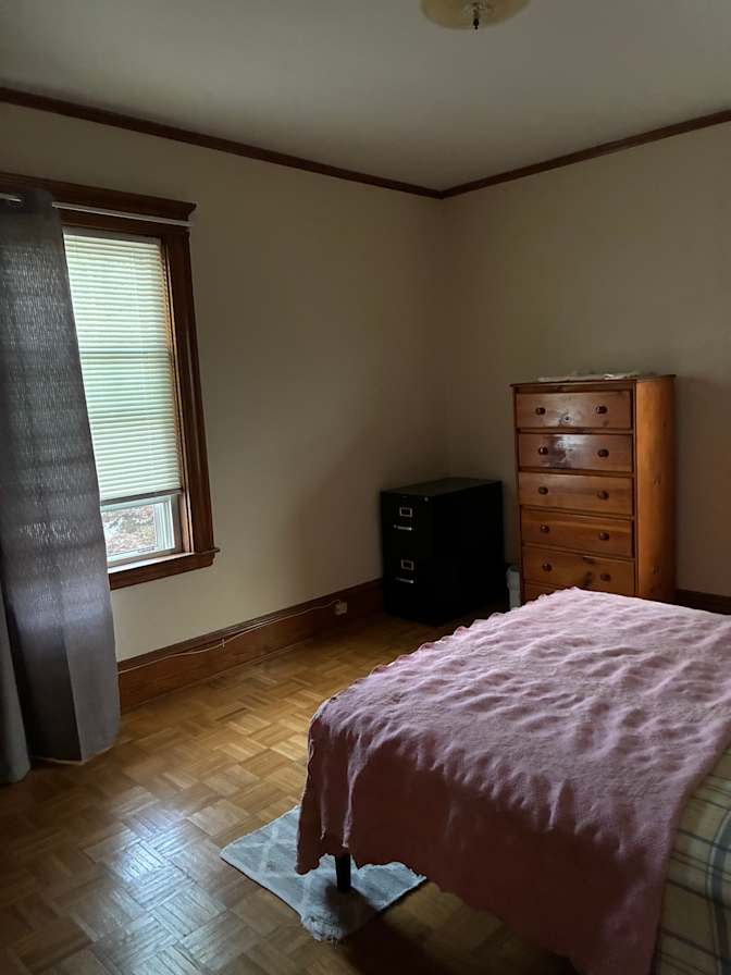 Linda's room