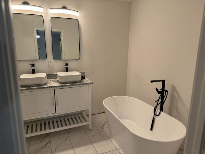 Alcove Rooms's room