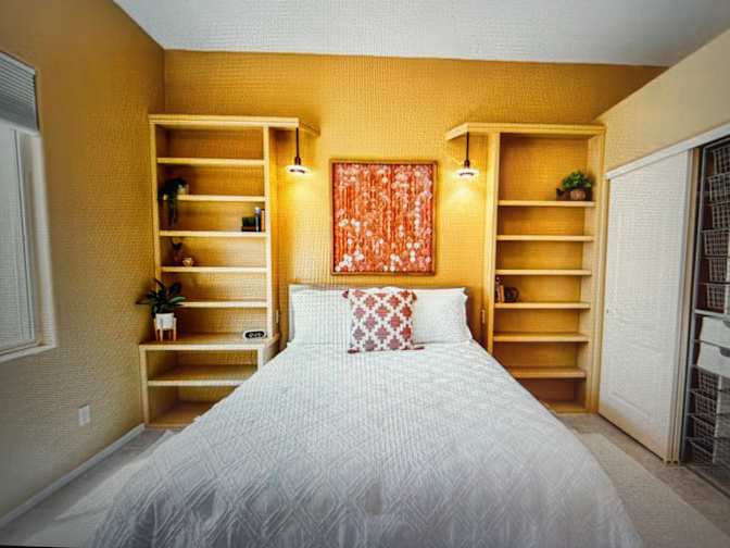 Moira Z Woods's room